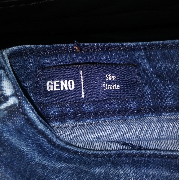 True Religion - Picture 3 of 8